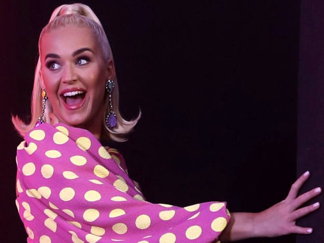 Katy Perry program çekimi sırasında bir anda yere yığıldı - Resim: 2