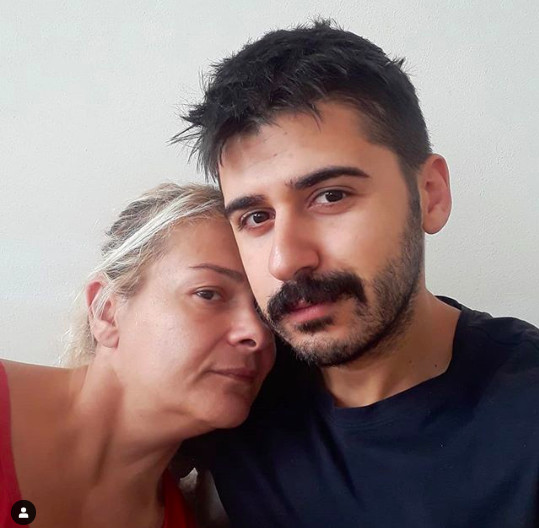 Survivor Tayfun'un annesi kimdir Ebru Çolak kaç yaşında? - Resim: 1