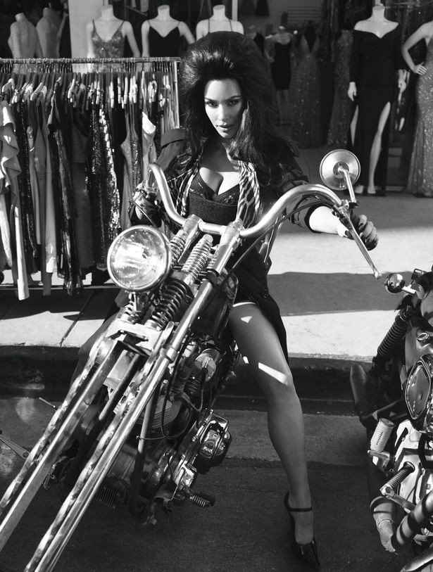Kim Kardashian, Cher ve Naomi Campbell'den büyüleyen fotolar - Resim: 1