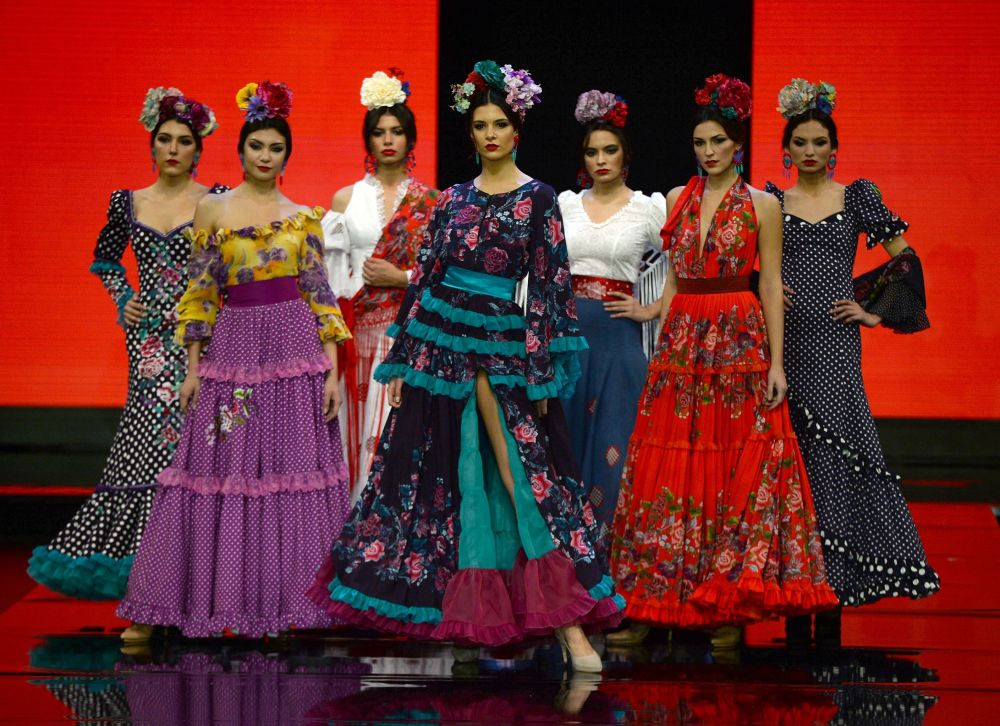 Sevilla'da flamenko moda şovu büyüledi - Resim: 2
