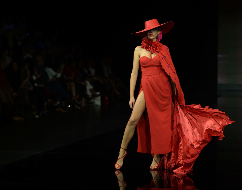 Sevilla'da flamenko moda şovu büyüledi - Resim: 3