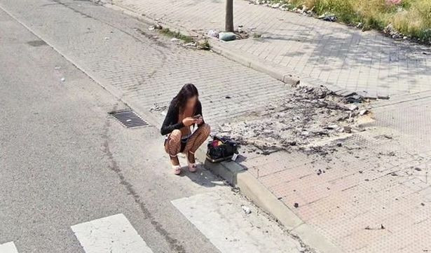 Google Haritalar'daki gizemli kadın ne yapıyor? - Resim: 2