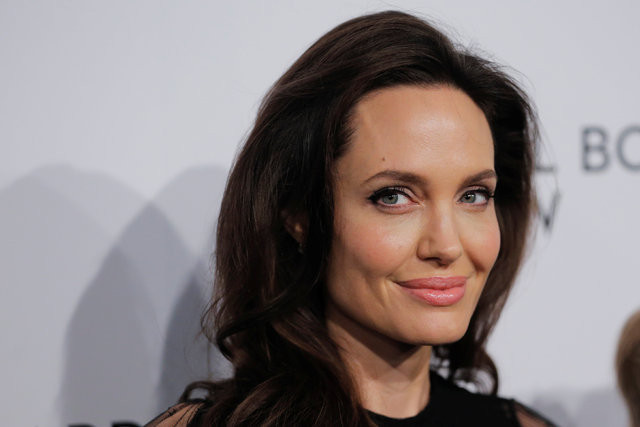 Angelina Jolie itiraf etti: İki kızım da ameliyat oldu - Resim: 1