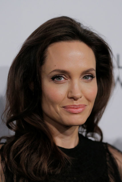 Angelina Jolie itiraf etti: İki kızım da ameliyat oldu - Resim: 4