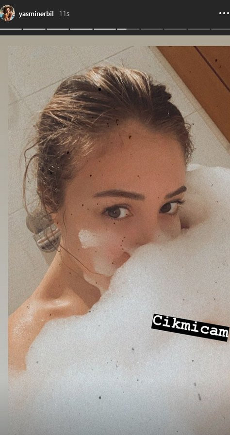 Yasmin Erbil’den bol köpüklü banyo selfieleri - Resim: 2