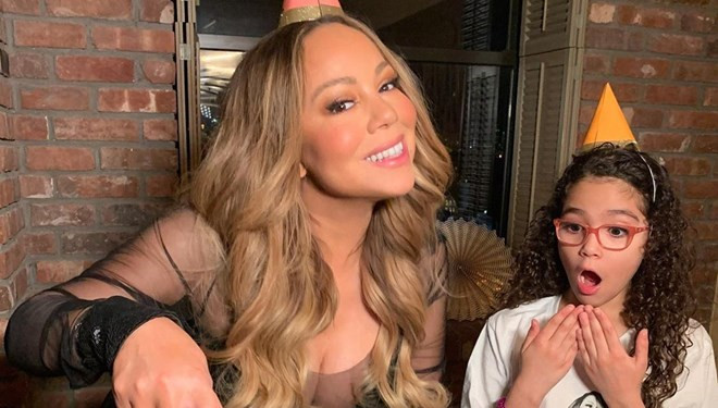 Mariah Carey 50'nci doğum gününe yıldönümü pastasıyla girdi - Resim: 1