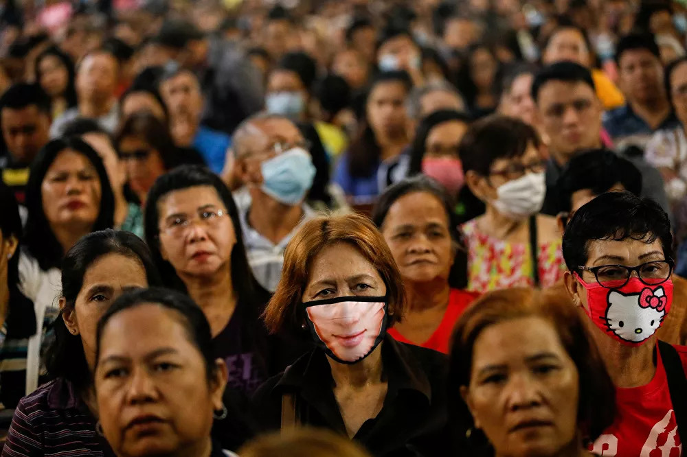 Dünyada koronavirüse karşı takılan sıradışı maskeler - Resim: 1