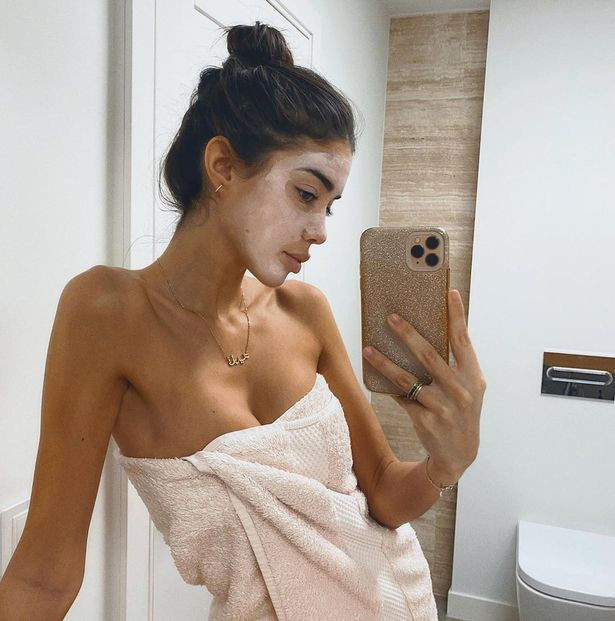 Nadia Aviles'ten karantinada banyo selfisi - Resim: 1