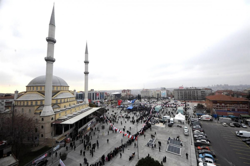 İstanbul'da koronavirüs önlemleri kapsamında yaya trafiğine kapanan cadde ve meydanlar - Resim: 3
