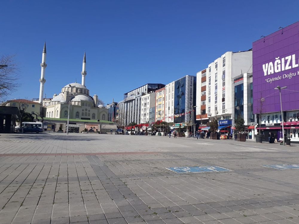 İstanbul'da koronavirüs önlemleri kapsamında yaya trafiğine kapanan cadde ve meydanlar - Resim: 4