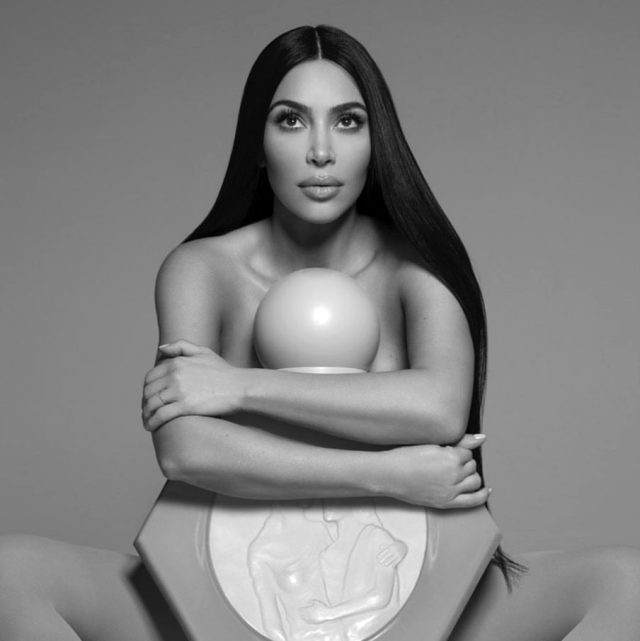 Kim Kardashian, yarı çıplak kamera karşısına geçti - Resim: 3