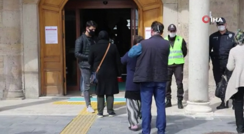 Yardım kuyruğu sandılar, seyahat izin sırasına girdiler - Resim: 2