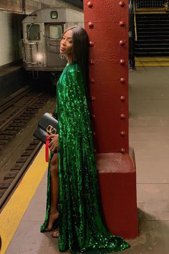 Naomi Campbell'dan büyük ayıp: Metroya maskesiz bindi - Resim: 3