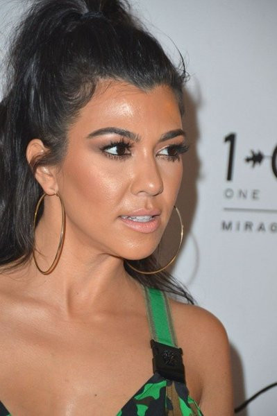 Kardashian ve Jenner'ların güzellik harcamaları dudak uçuklattı! - Resim: 4