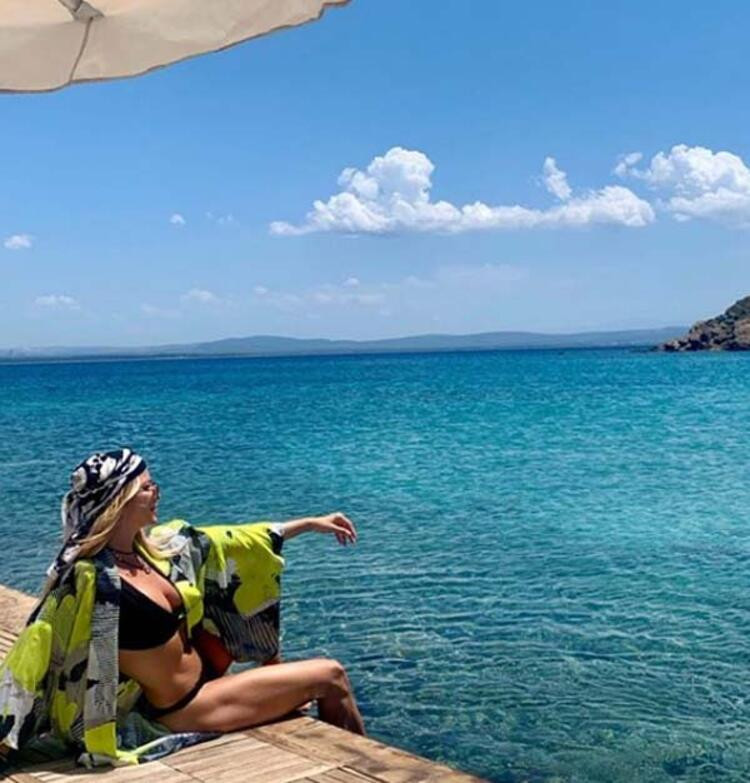 Ivana Sert Instagram'ı salladı! Kendini mavi sulara bıraktı - Resim: 2