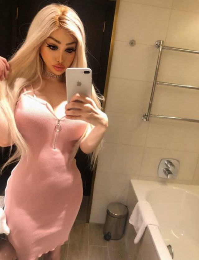 Estetik ameliyatlara 500 bin TL harcayan Barbie kadın: Çalışmak için çok seksiyim - Resim: 4