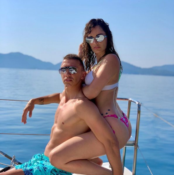 Galatasaray'ın kalecisi Muslera ve eşi sosyal medyayı salladı - Resim: 1