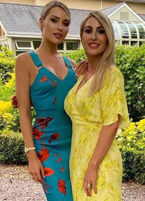 Chloe Loughnan ve annesine ikizler yorumu - Resim: 1