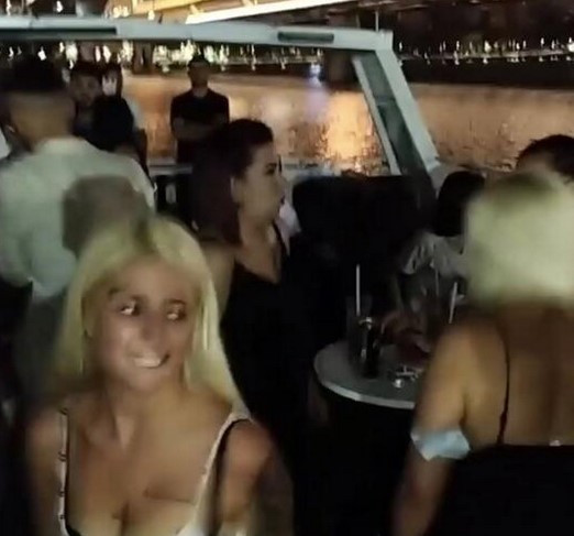 İstanbul'daki dansözlü yat partisinde rezalet görüntüler! - Resim: 2