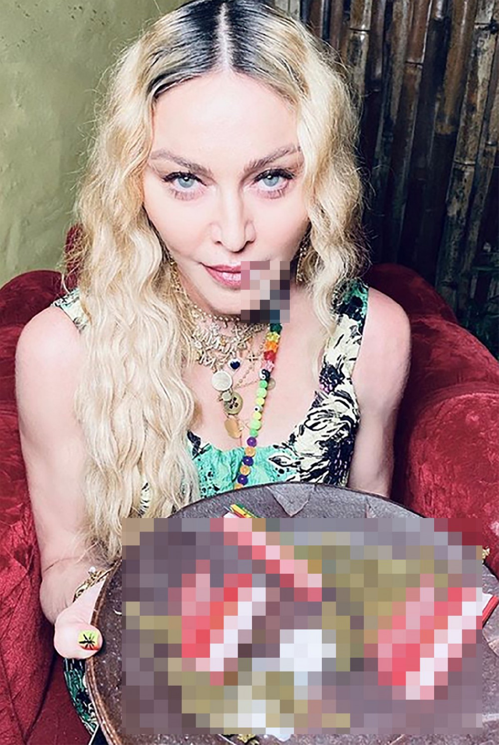 Madonna çocuklarının gözü önünde uyuşturucu kullandı! - Resim: 1
