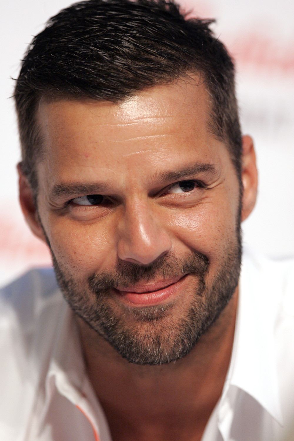 Ricky Martin Demet Özdemir'i takibe aldı - Resim: 2