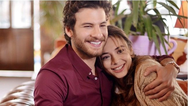 Benim Adım Melek oyuncuları Rabia Soytürk ve Mustafa Mert Koç aşk yaşıyor - Resim: 2