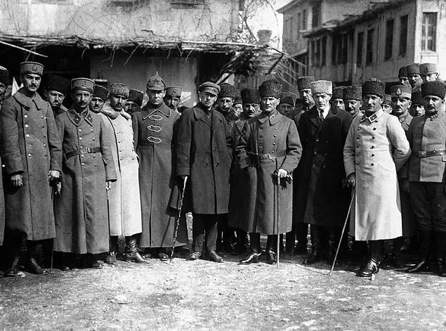 Atatürk'ün 'Aralof Yoldaş' Diye Hitap Ettiği Komünist Büyükelçi - Resim: 1