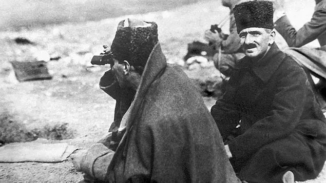 Atatürk'ün 'Aralof Yoldaş' Diye Hitap Ettiği Komünist Büyükelçi - Resim: 2