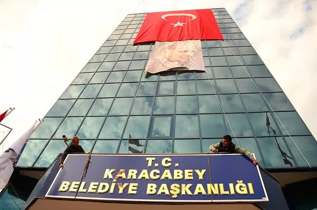 AKP'li Karacabey Belediyesi Pazar Artıklarını Toplayan Vatandaşlarla Alay Etti - Resim: 1
