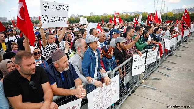 Doktorların Miting Yapmasına İzin Vermeyen Valiliğe Tepki Yağdı - Resim: 3