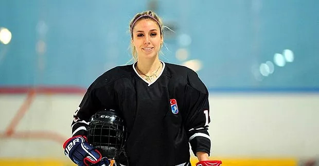 İBB Kadın Buz Hokeyi Takımı Sporcuları Mankenlere Taş Çıkartıyor - Resim: 3
