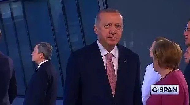 Cumhurbaşkanı Erdoğan'ın Denge Ayakkabısı Kullandığı İddia Edildi - Resim: 4