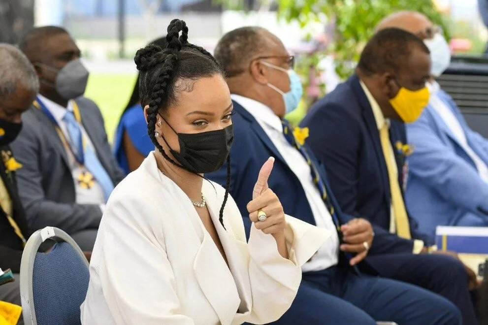 Rihanna Ulusal Kahraman Nişanını Aldı - Resim: 2