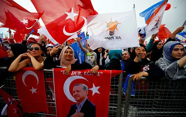 Dindar Seçmen Erdoğan'dan Uzaklaşıyor - Resim: 1