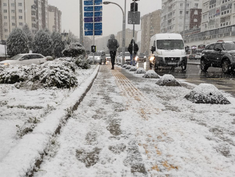 İstanbul Kar Yağışıyla Beyaza Büründü - Resim: 4