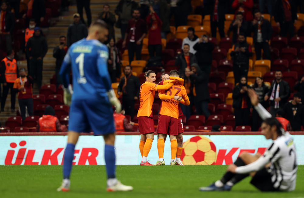 Galatasaray ve Altay Maçının Kazananı Olmadı - Resim: 4