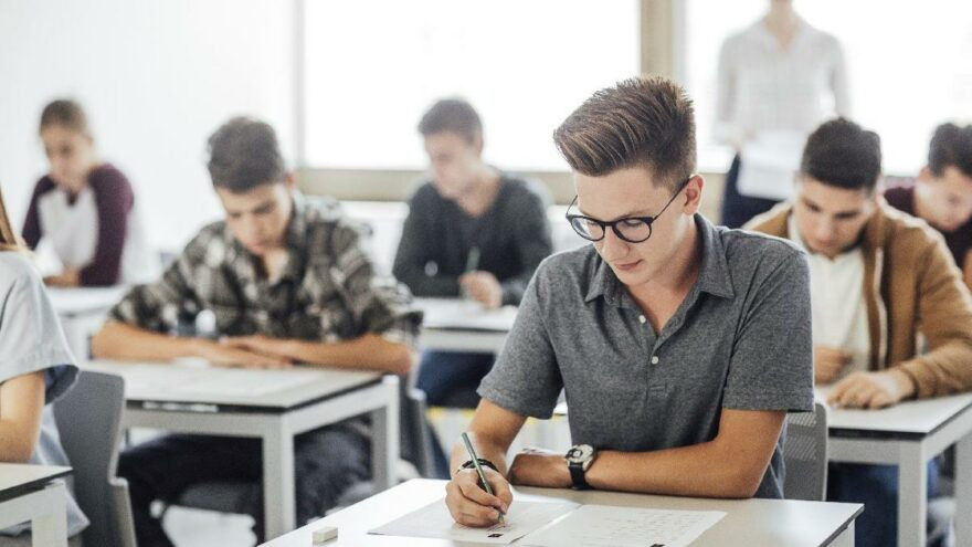Liseliler Sınavların İptal Olması İçin Israrcı: #SınavVarsaBizYokuz - Resim: 1