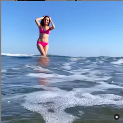 Selin Genç Bikiniyle Denize Girdi Instagram Yıkıldı - Resim: 3