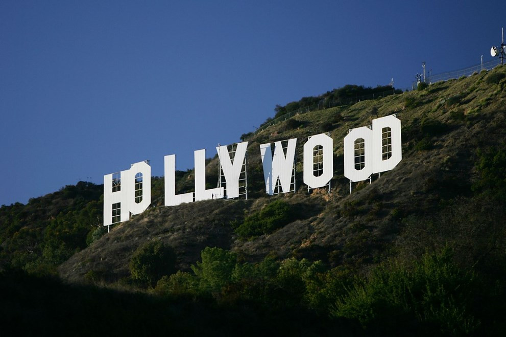 Hollywood Yazısını Hollyboob yaptı Gözaltına Alındı - Resim: 1
