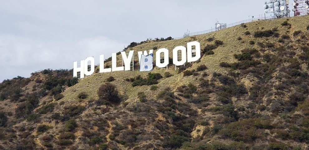 Hollywood Yazısını Hollyboob yaptı Gözaltına Alındı - Resim: 2