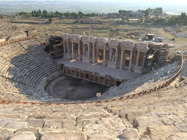 Kraliçe Heranın Şehri: Hierapolis - Resim: 1