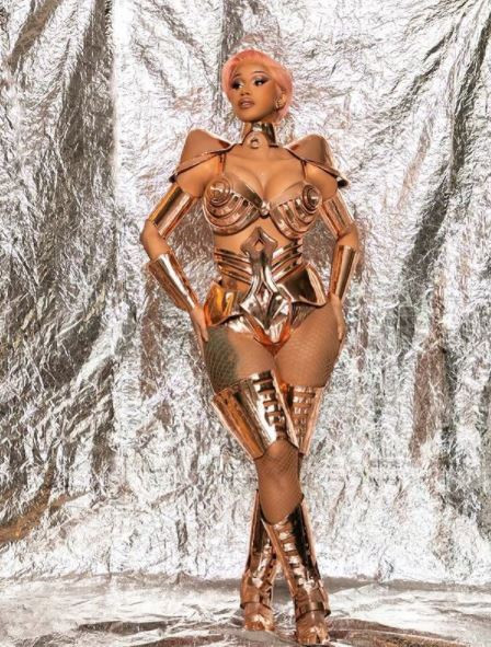 Grammy Töreni'nde Sahne Alan Cardi B Striptizi Yücelttiği Gerekçesi ile Hedef Gösterildi - Resim: 1