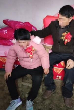 Çocuğu Yaşındaki Zihinsel Engelli Kızla Evlendi Çin Ayağa Kalktı - Resim: 1
