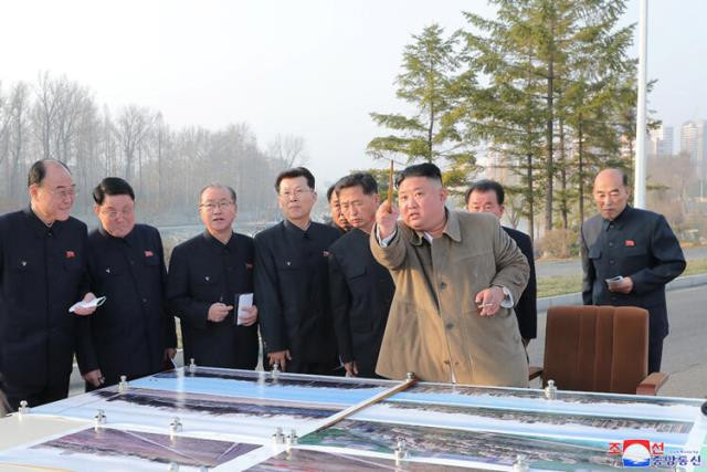 Kuzey Kore Lideri Kim Jong-un Eğitim Bakanını İdam Etti! - Resim: 2