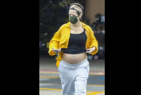 Türk Sevgilisinden Bebek Taşıyan Halsey Alışverişte Görüntülendi - Resim: 2