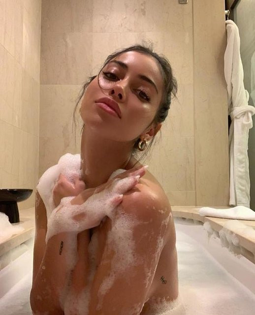 Ünlü Model Cindy Kimberly Banyo Pozlarıyla Yürek Hoplattı - Resim: 3