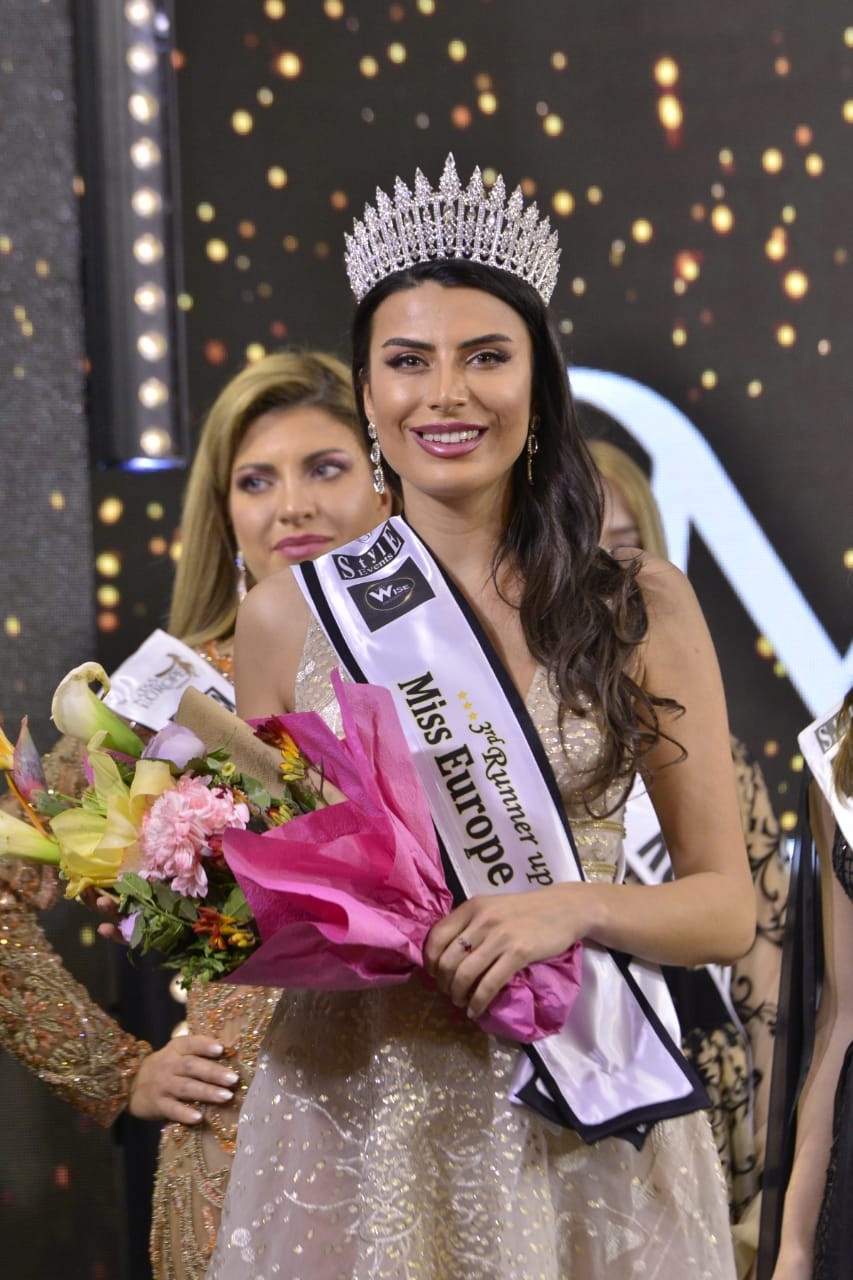 Türk Güzeli Duygu Çakmak Miss Europe 2021'de Taç Taktı - Resim: 1