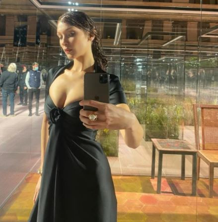 Bella Hadid, Mescid-i Aksa'ya Gerçekleştirilen Saldırılara İsyan Etti - Resim: 2