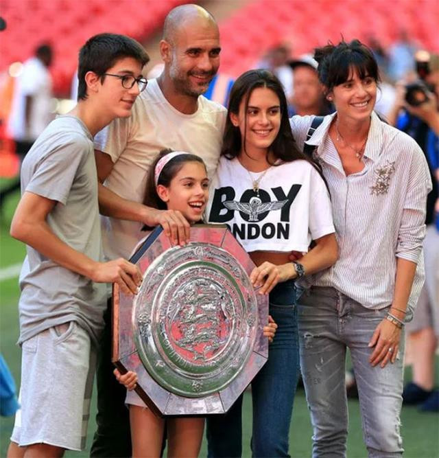 Ünlü Teknik Adam Guardiola'nın Kızı Rakip Takım Futbolcusuyla Dudak Dudağa - Resim: 4