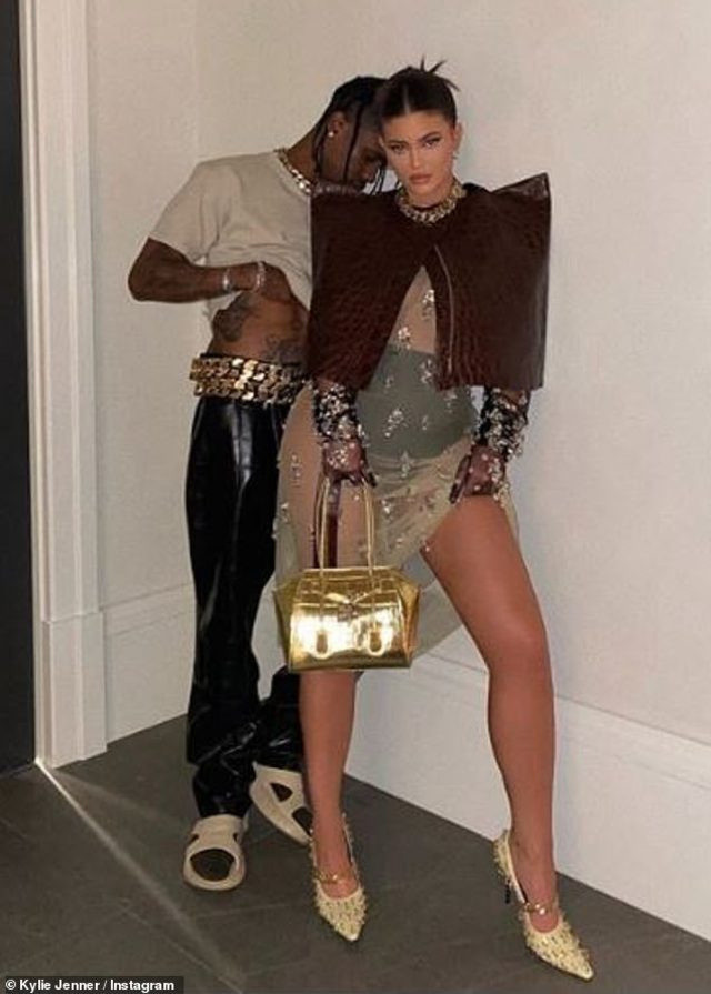 Kylie Jenner ile Travis Scott Açık İlişki Yaşıyor - Resim: 2